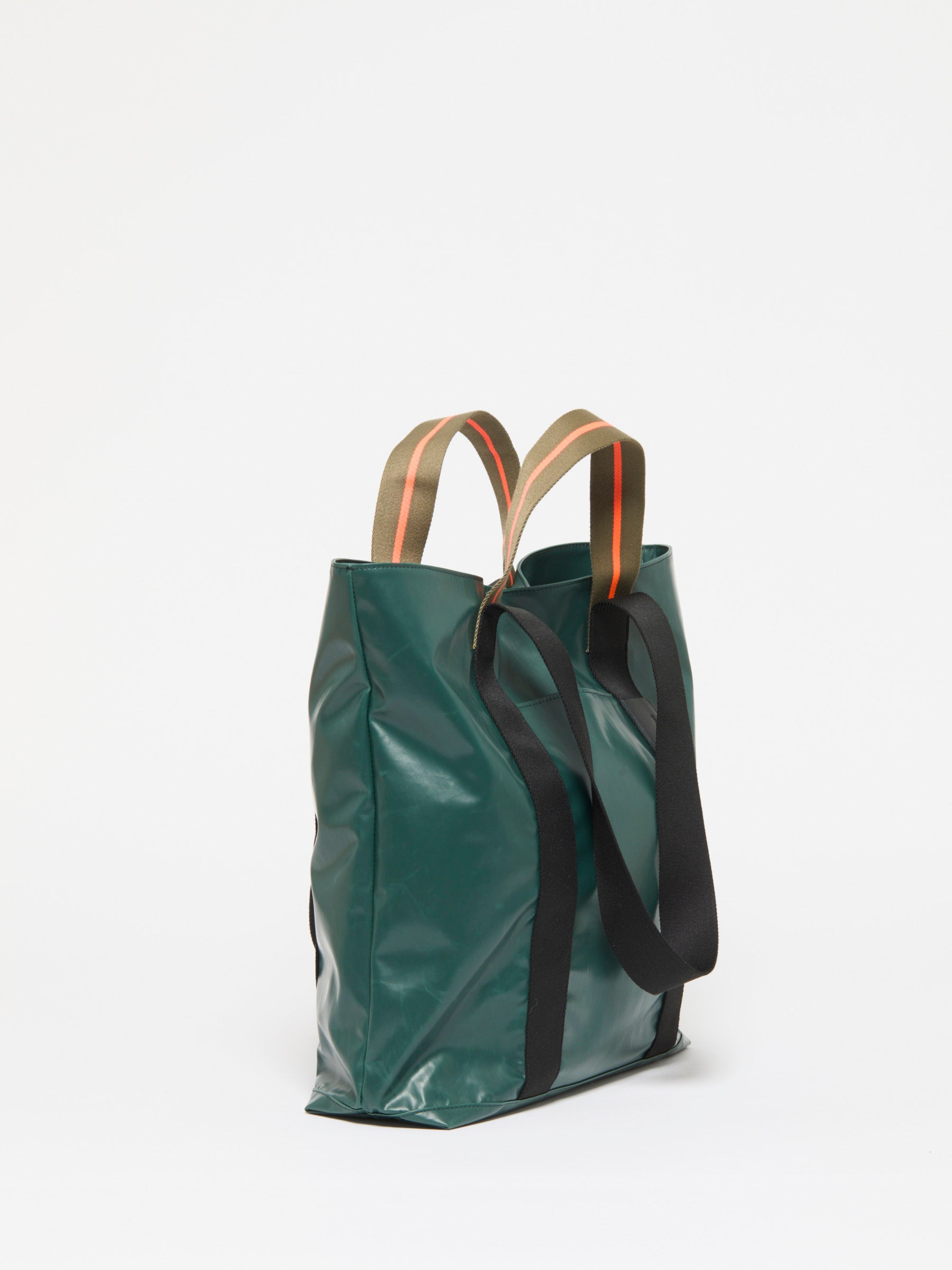 CALVI ESCAPE SHOULDER BAG