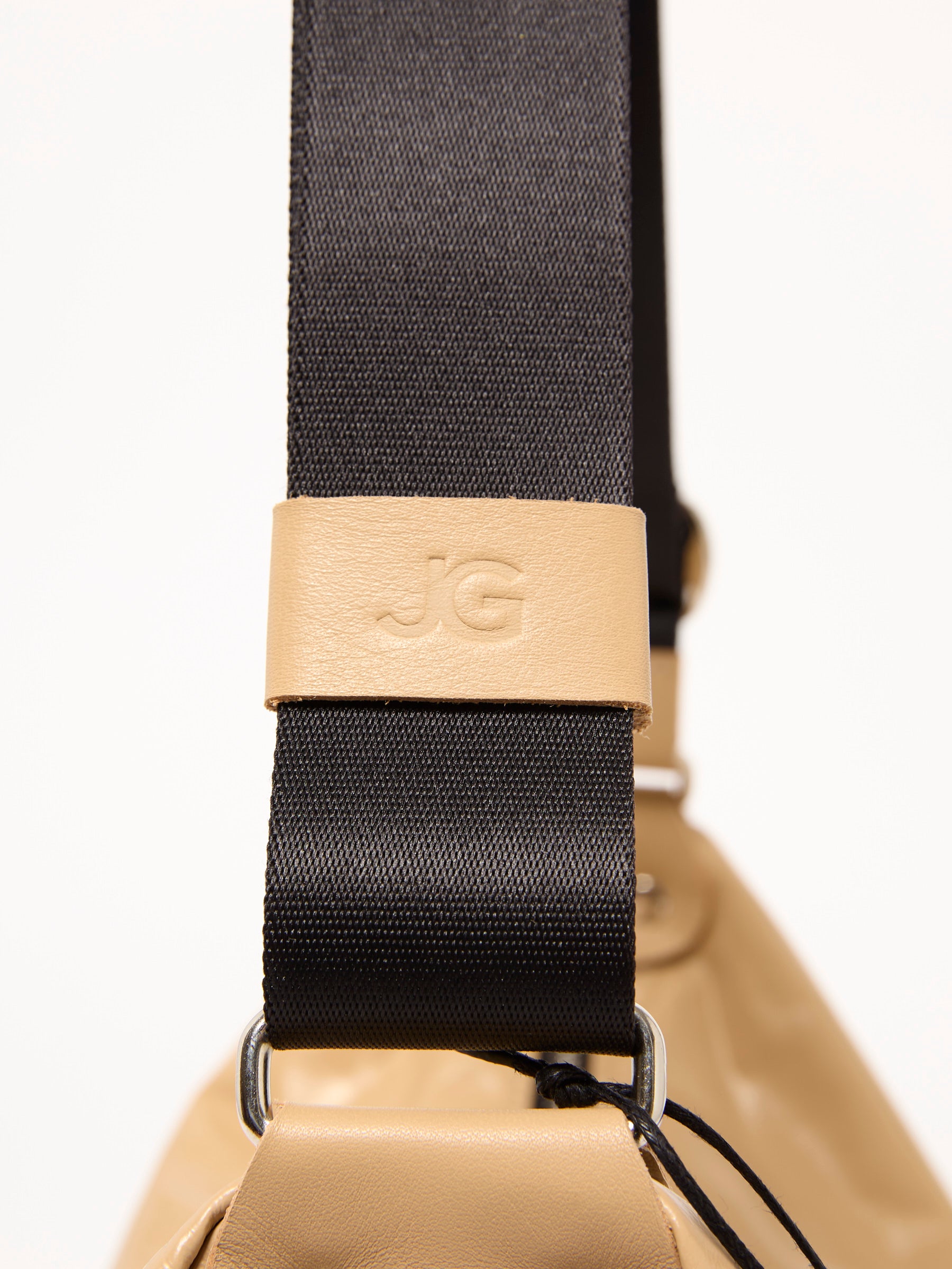 LIRIS LIGHT LEATHER SHOULDER BAG