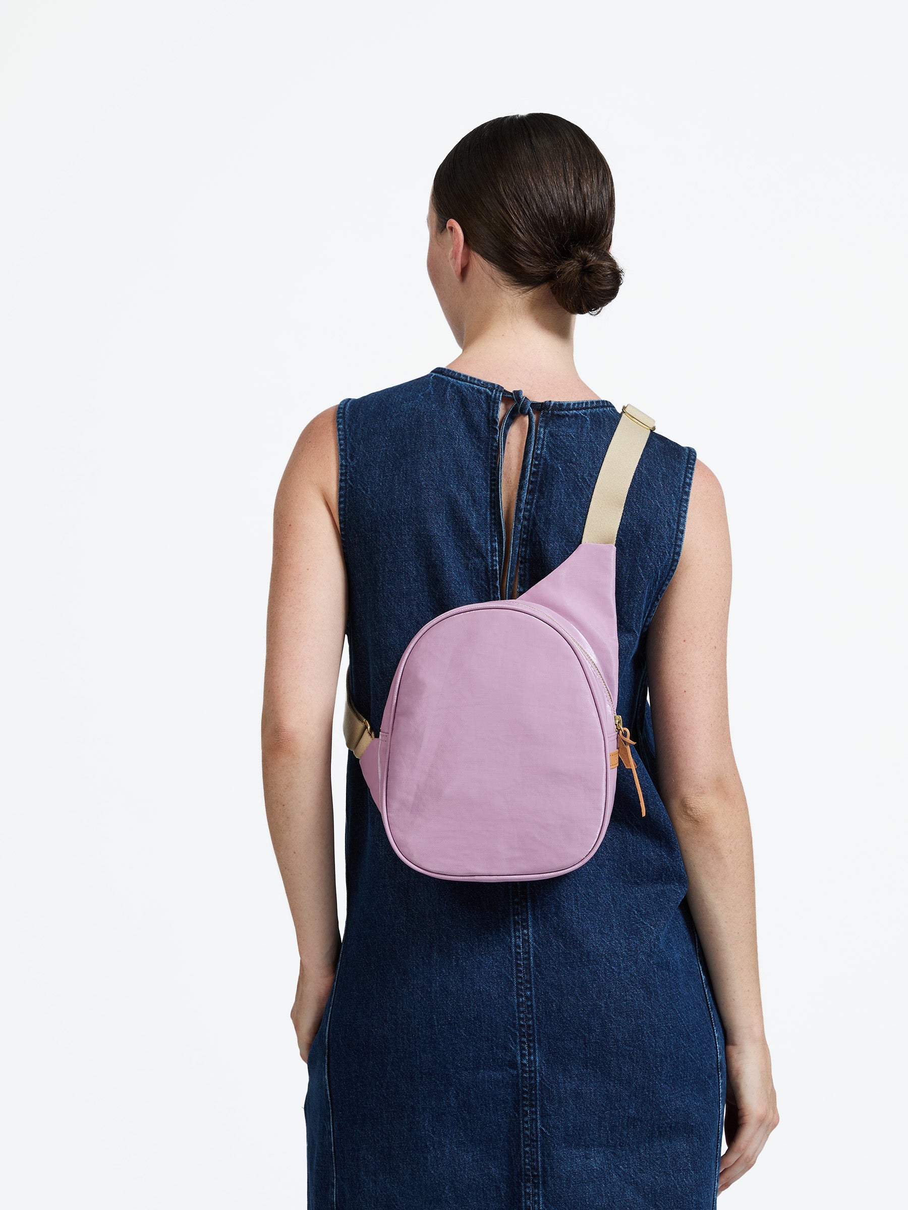 SAC ASYMÉTRIQUE KANGOUROU en LIN enduit de JACK GOMME