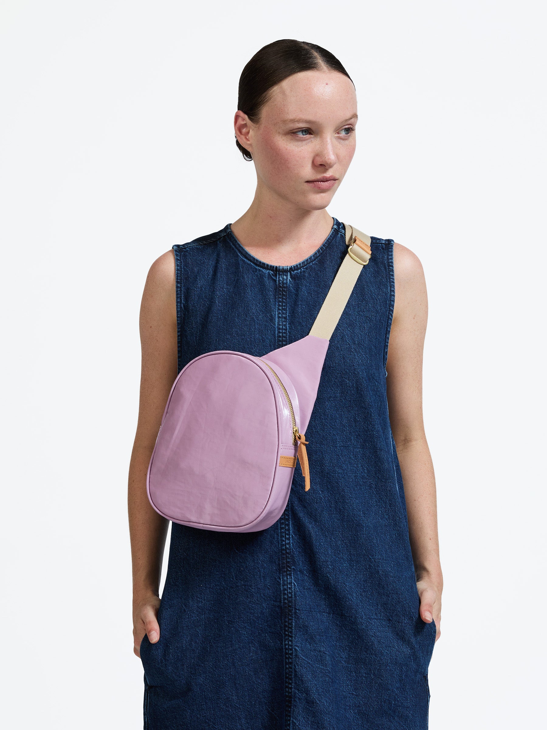 SAC ASYMÉTRIQUE KANGOUROU en LIN enduit de JACK GOMME