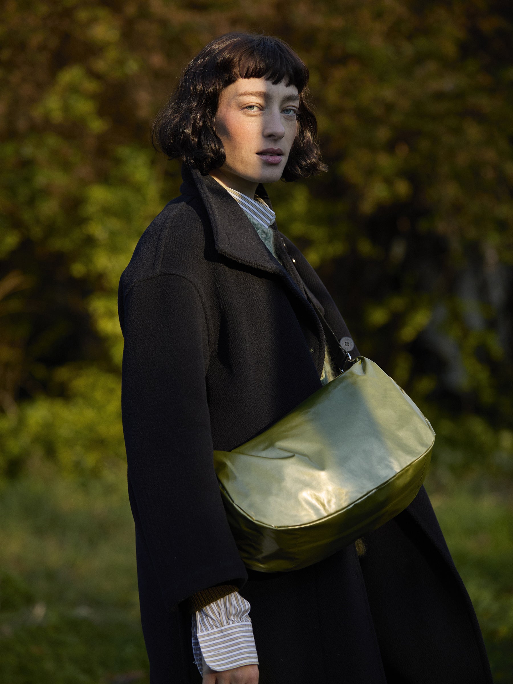 LIRIS LIGHT SHOULDER BAG