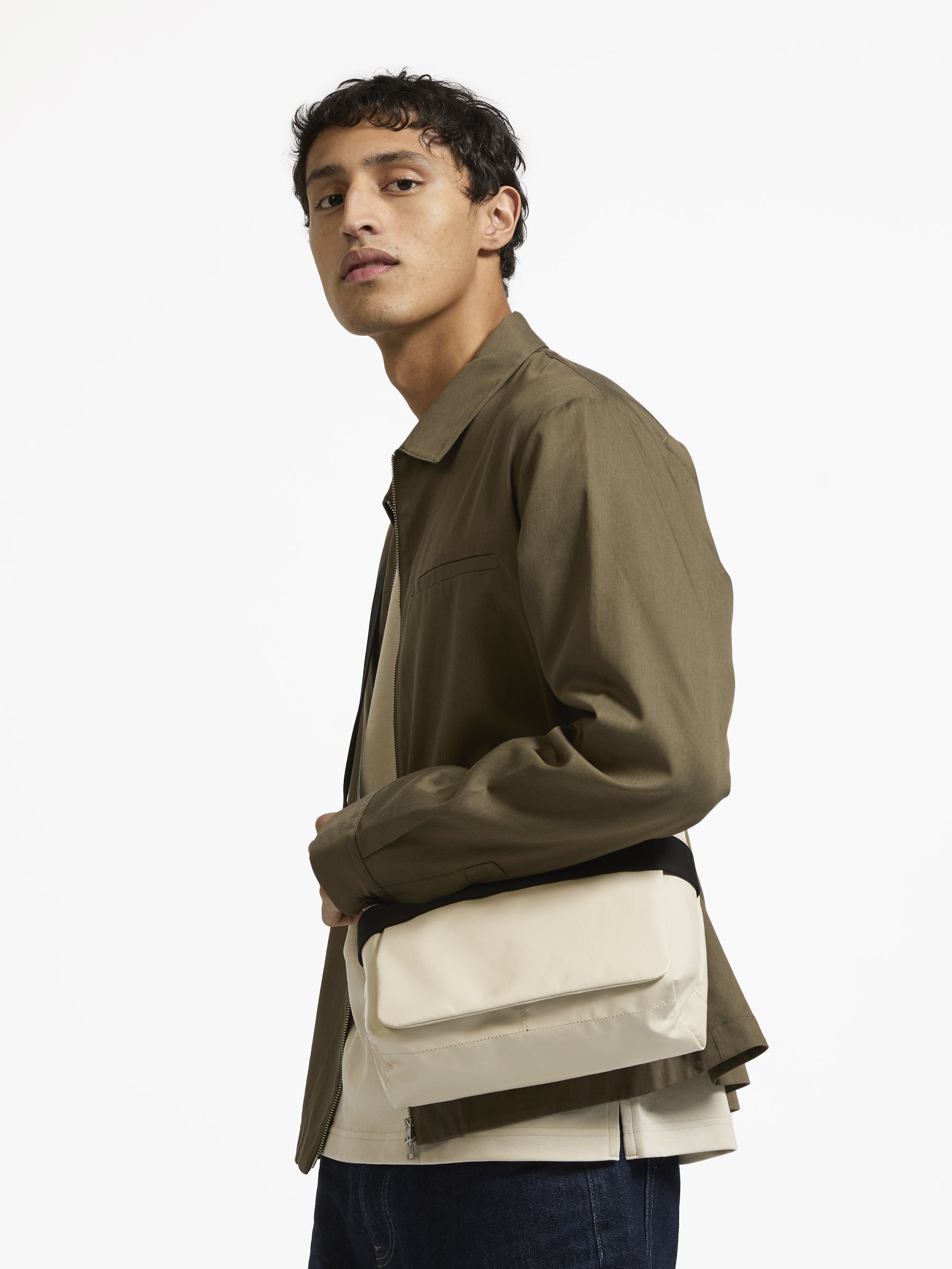 RIGA LIGHT SHOULDER BAG