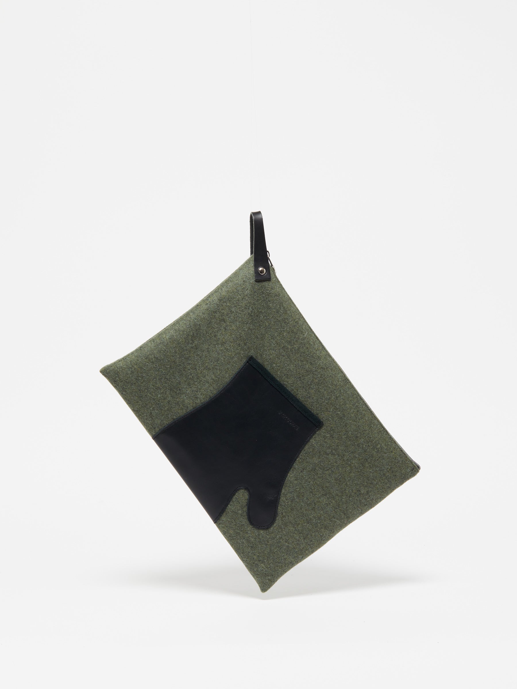 NOE WOOL POUCH