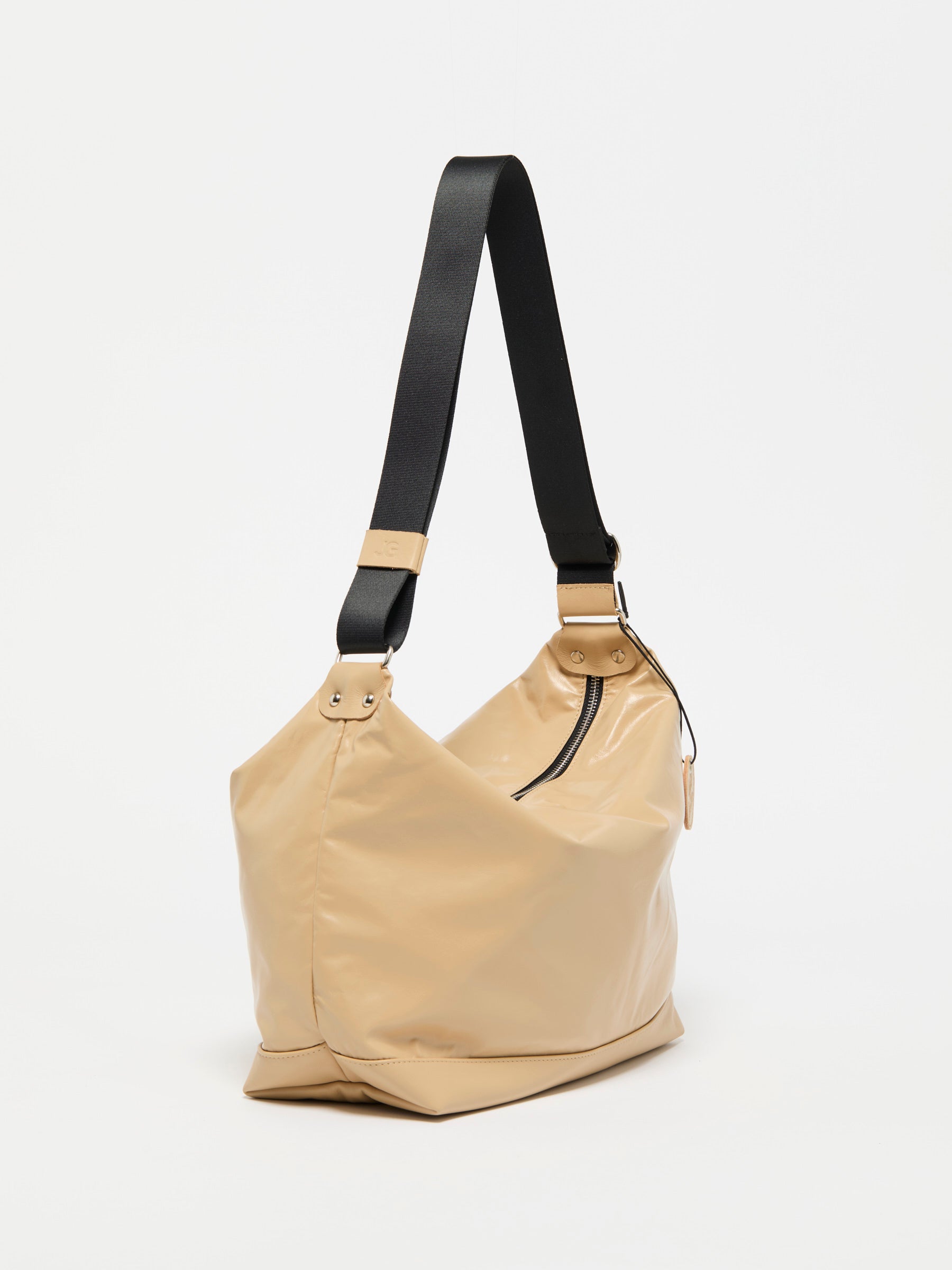 ARTI LIGHT LEATHER SHOULDER BAG
