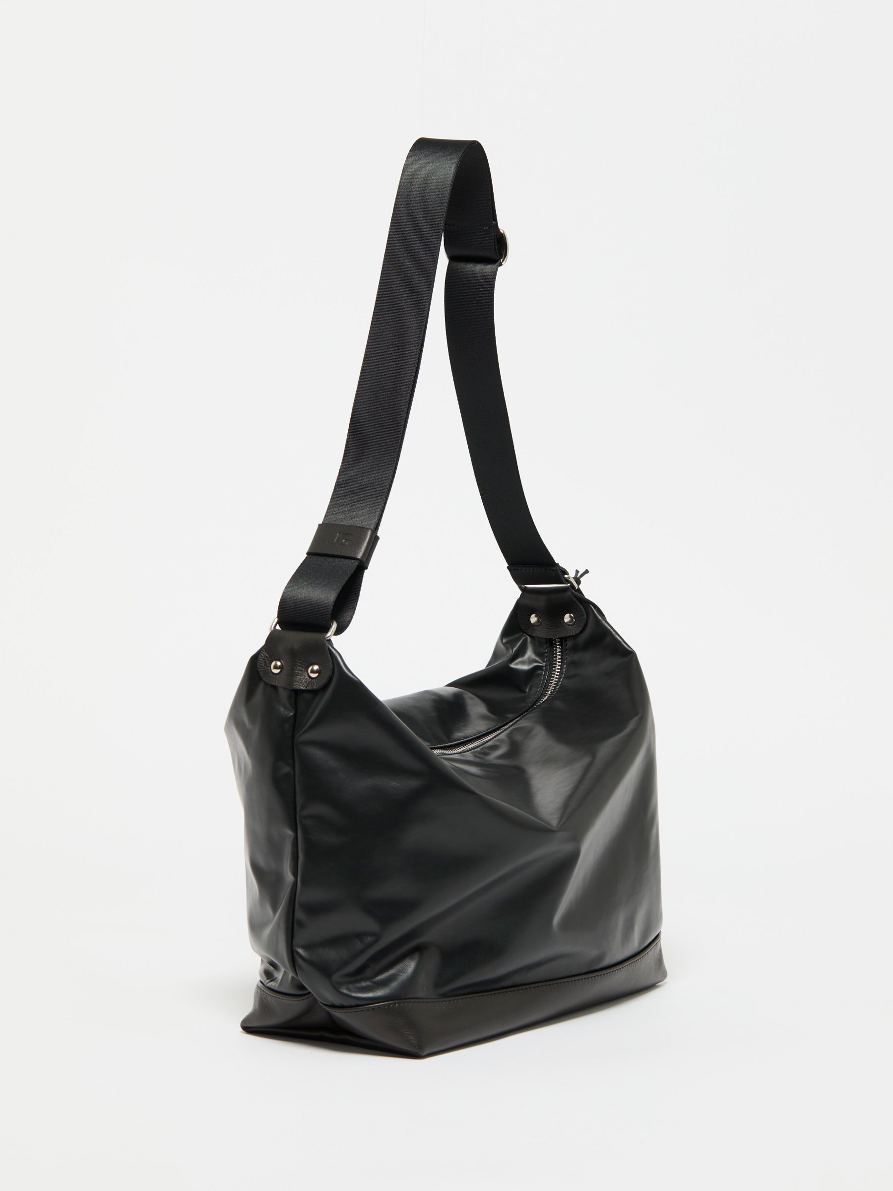ARTI LIGHT LEATHER SHOULDER BAG