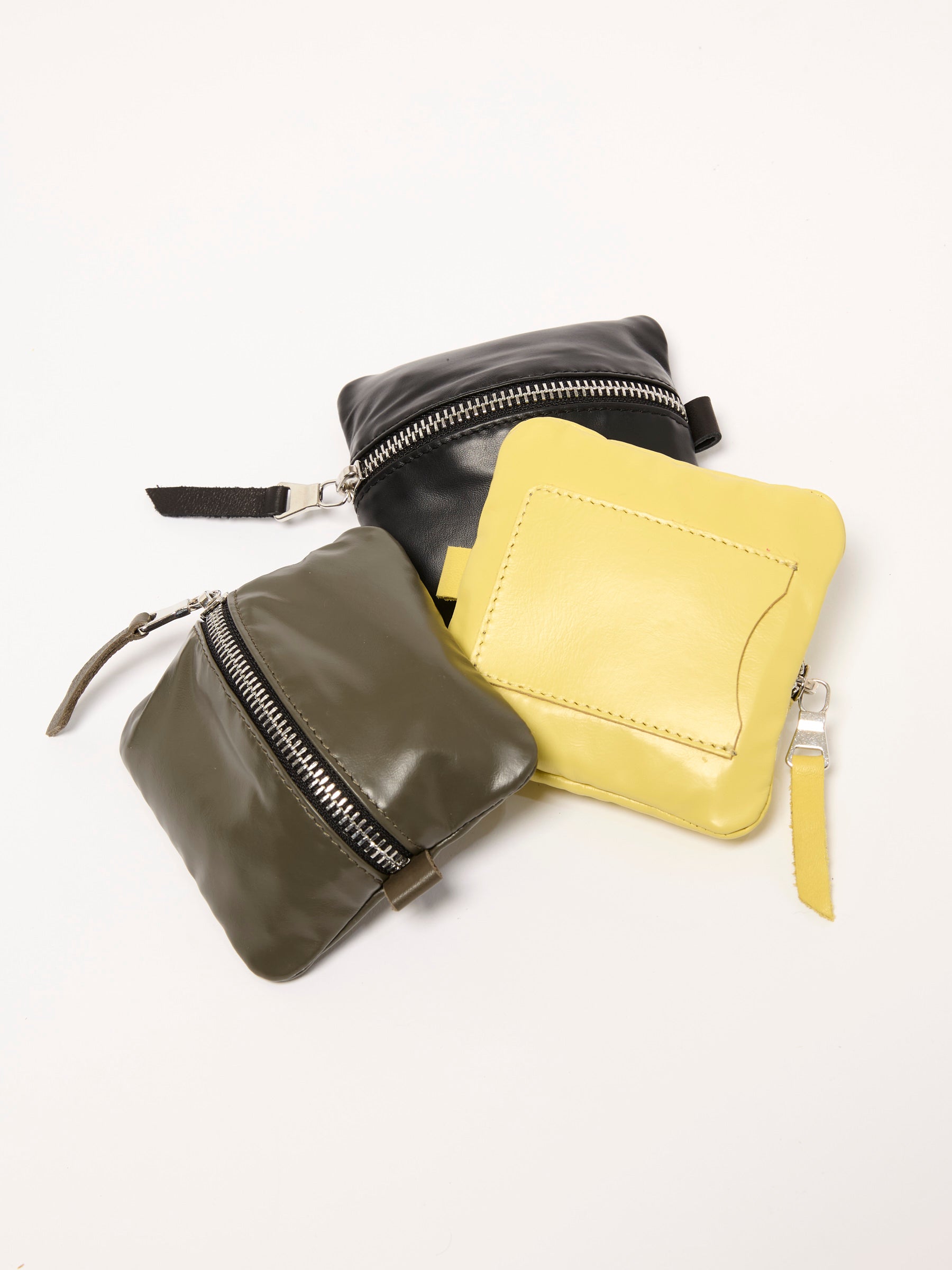 PAVE LIGHT LEATHER POUCH
