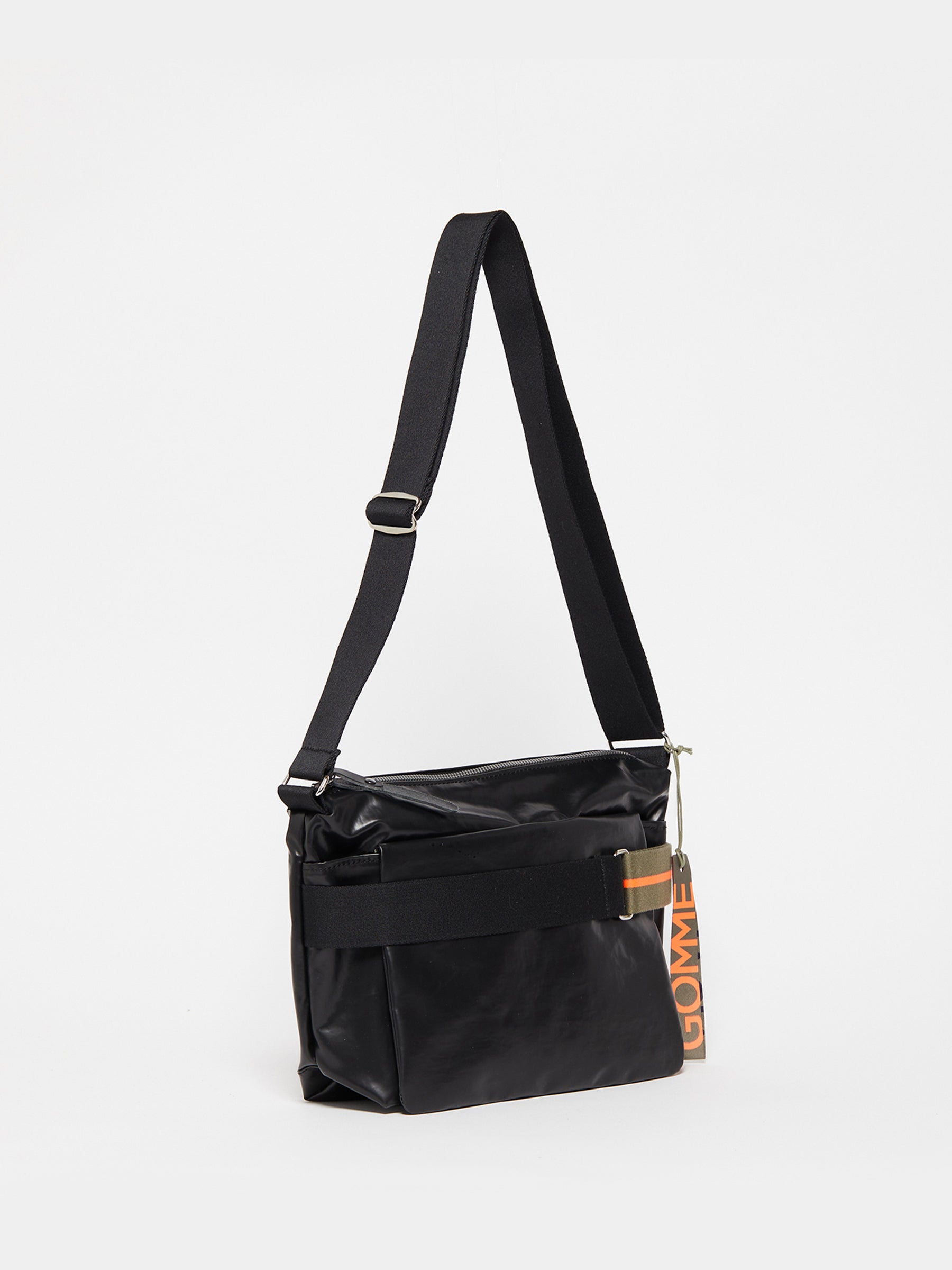 RIGA ESCAPE SHOULDER BAG