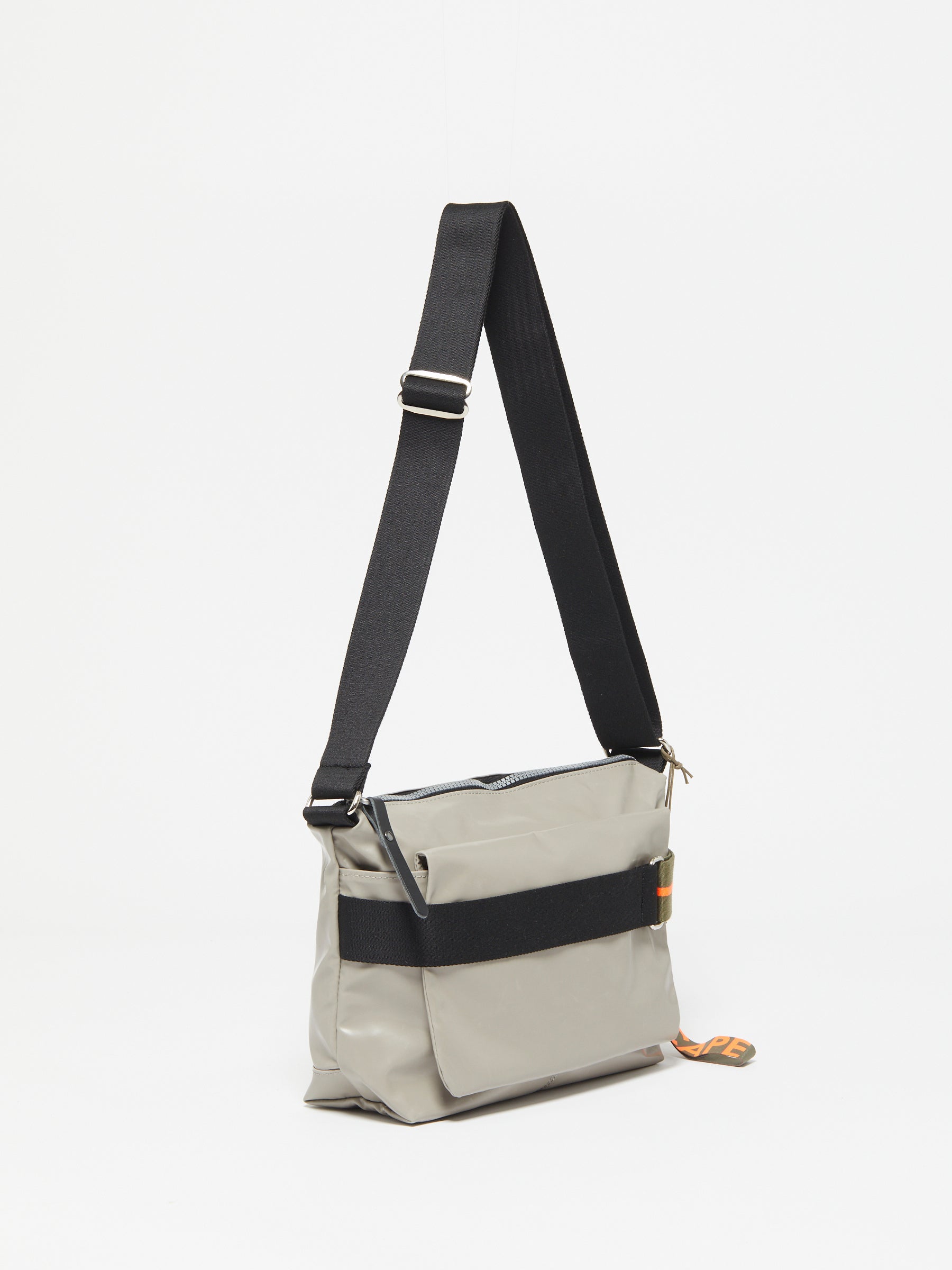 RIGA ESCAPE SHOULDER BAG