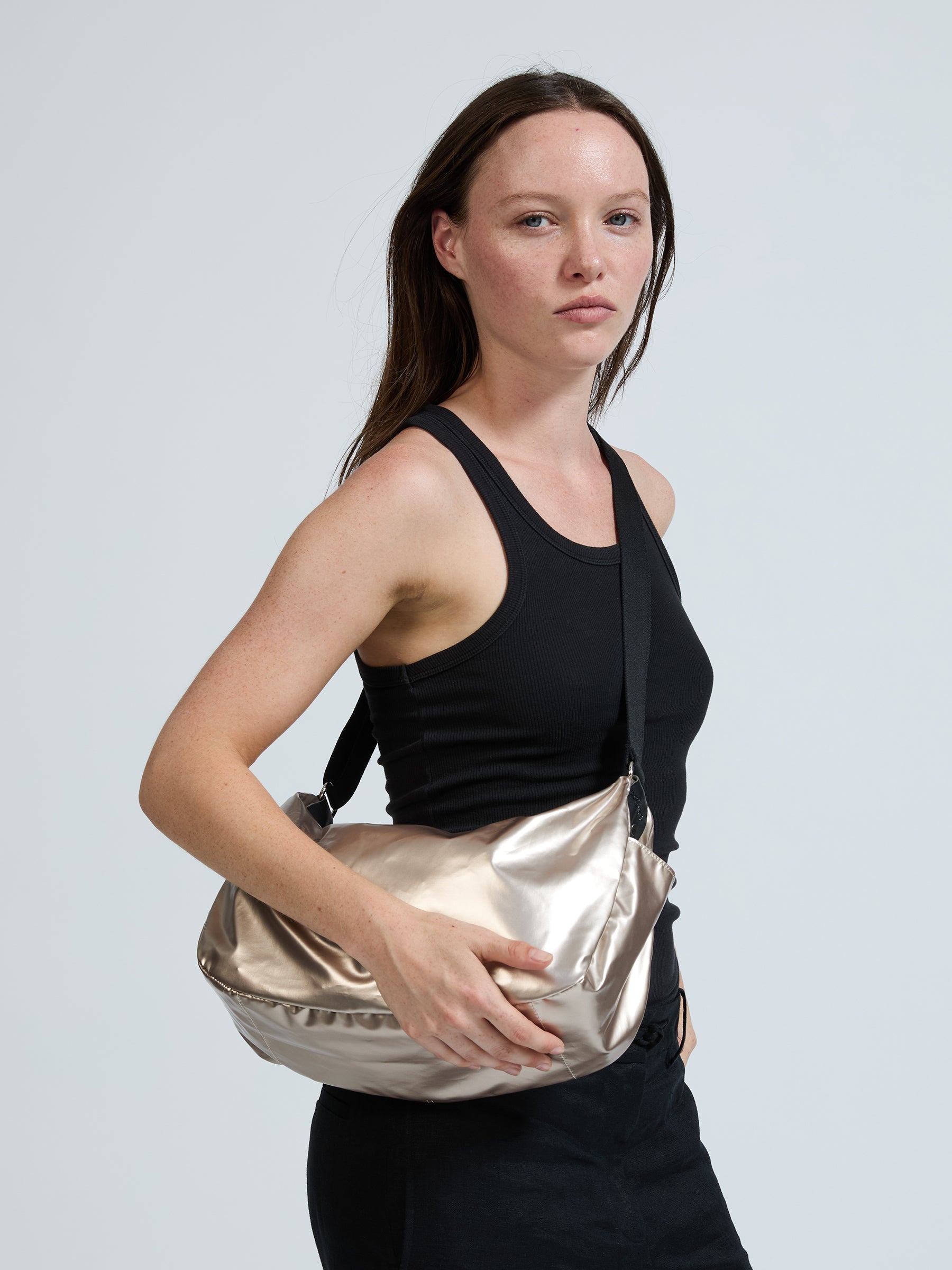 LIRIS LIGHT SHOULDER BAG