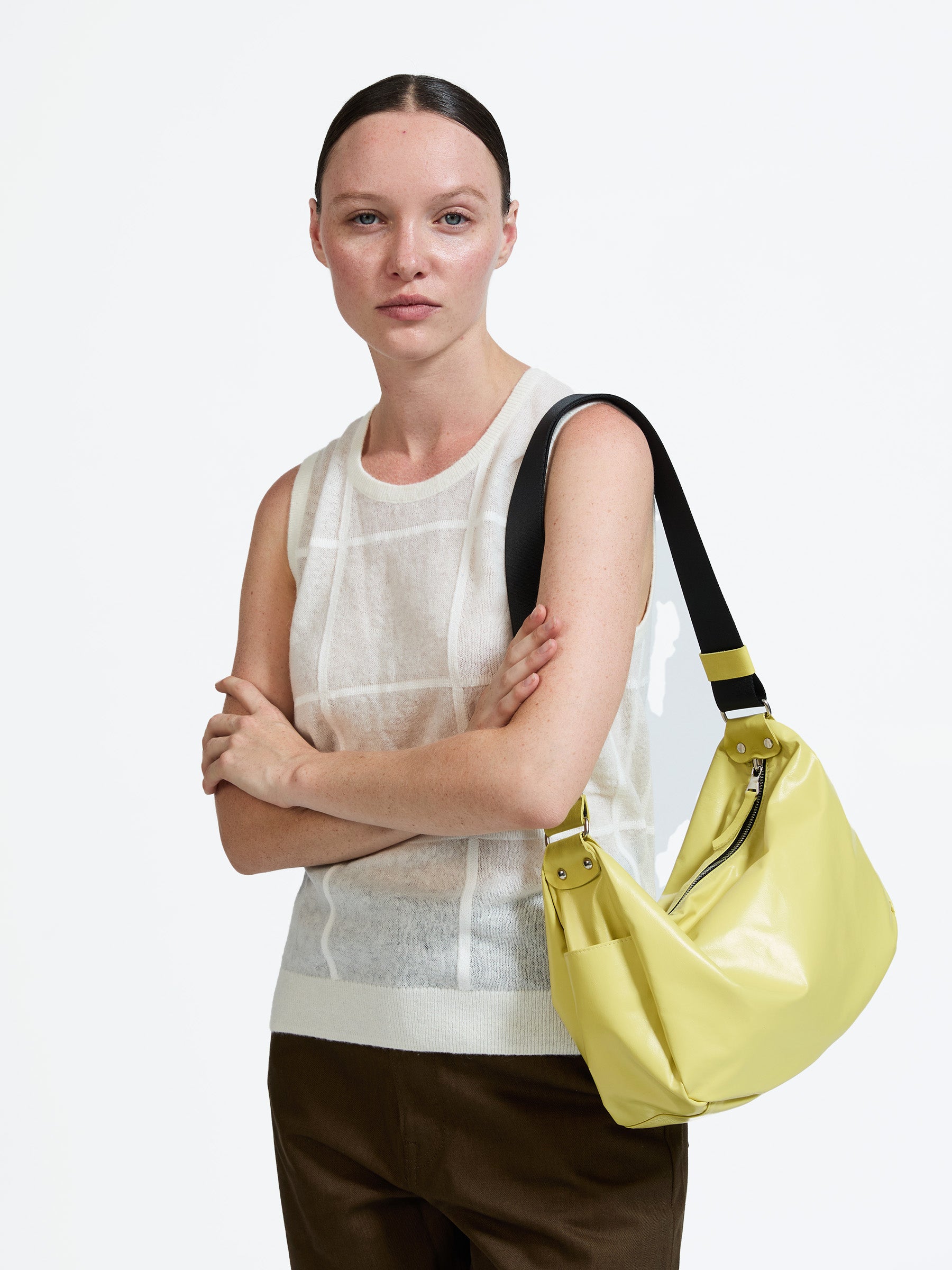 LIRIS LIGHT LEATHER SHOULDER BAG