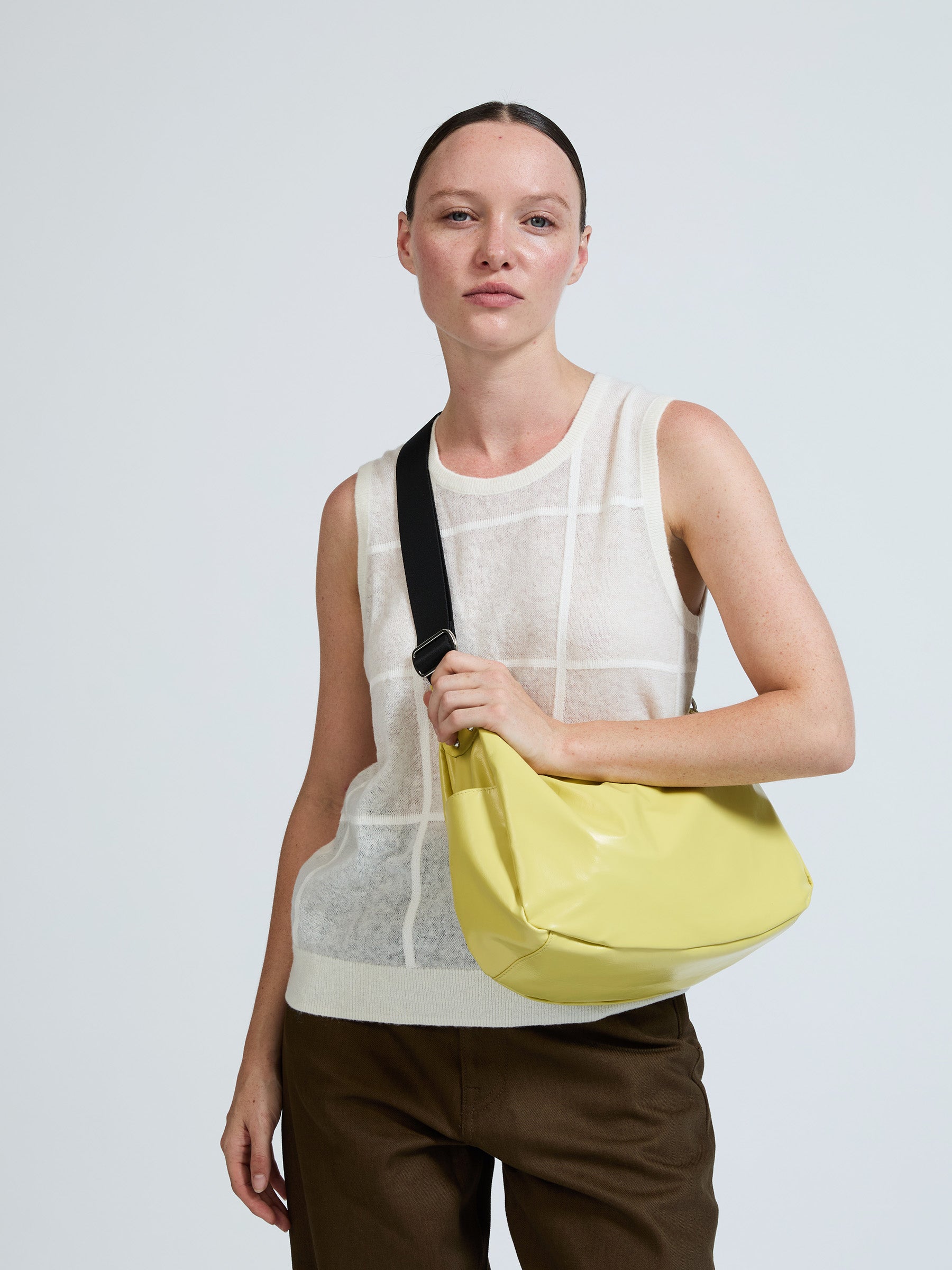 LIRIS LIGHT LEATHER SHOULDER BAG